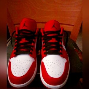 Size 14 low top Jordan ones like new.